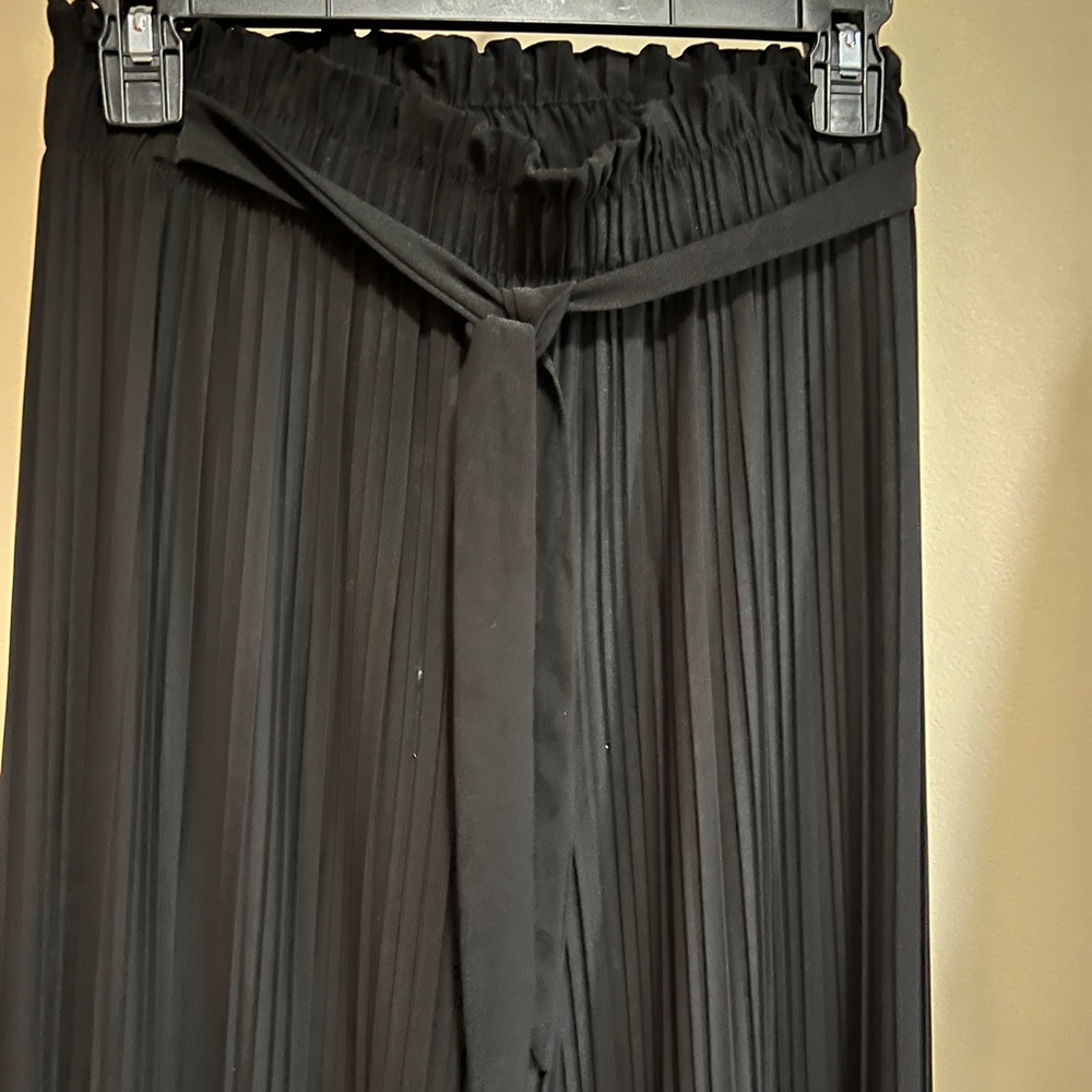 Black Wide Leg Pleated Pants